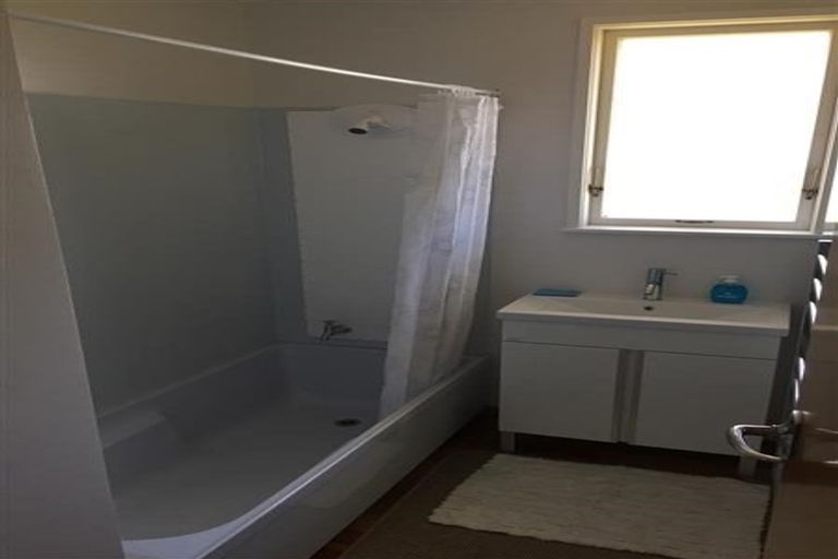 Photo of property in 200 Nevay Road, Karaka Bays, Wellington, 6022