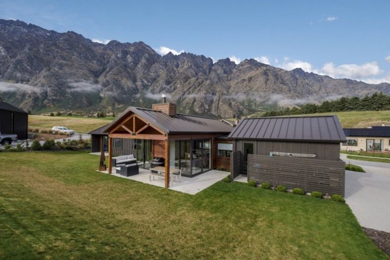 Photo of property in 6 Pendeen Crescent, Jacks Point, Queenstown, 9371