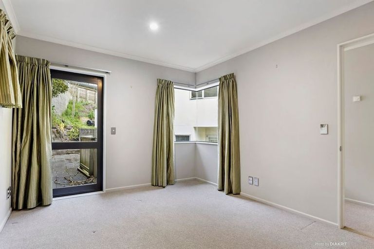 Photo of property in 5 Bank Road, Northland, Wellington, 6012