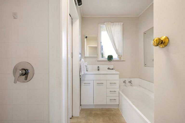 Photo of property in 1 Winiata Street, Brookfield, Tauranga, 3110