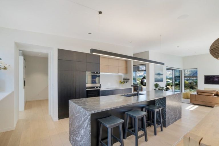 Photo of property in 5 Forest Heights, Wanaka, 9305