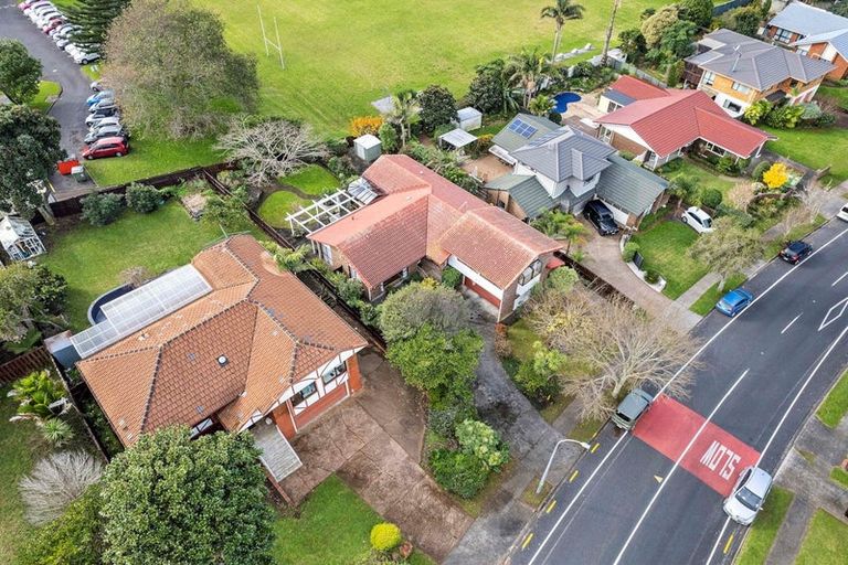 Photo of property in 21 Loloma Drive, Half Moon Bay, Auckland, 2012