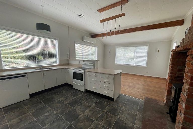 Photo of property in 25 Portia Street, Stratford, 4332