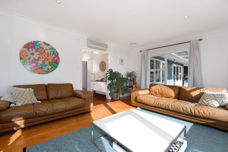 Photo of property in 22 Seaview Road, Otumoetai, Tauranga, 3110