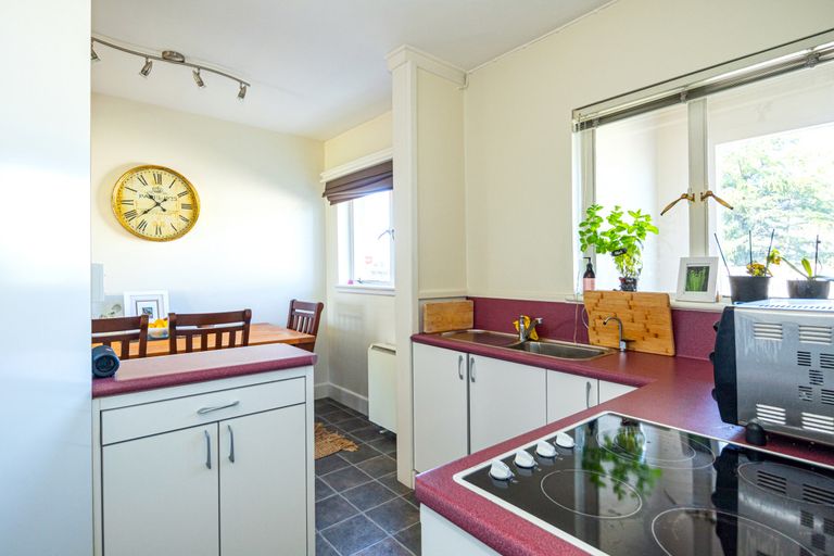 Photo of property in 1-12/48 The Bay Hill, Timaru, 7910