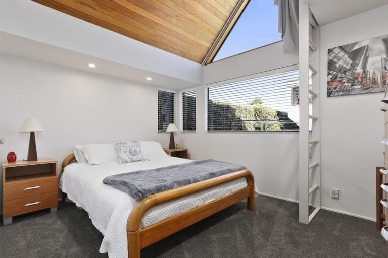 Photo of property in 1/36 Rothesay Bay Road, Rothesay Bay, Auckland, 0630