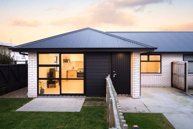 Photo of property in 2/2 Grange Avenue, Nawton, Hamilton, 3200