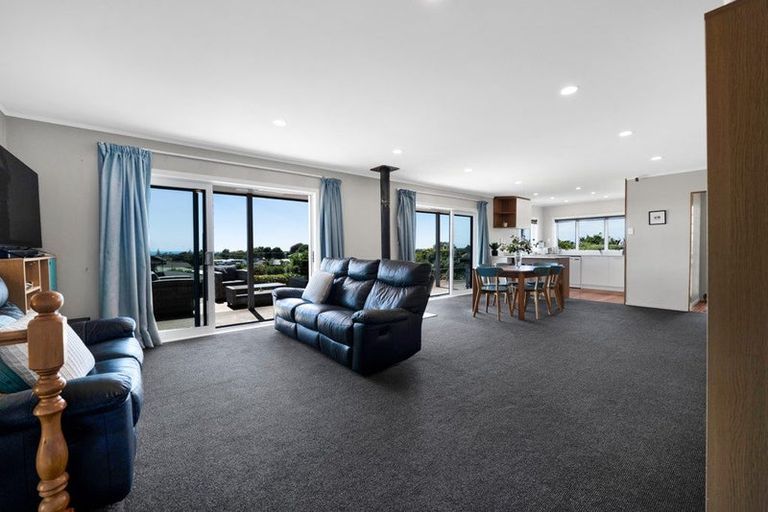 Photo of property in 138 Govett Avenue, Frankleigh Park, New Plymouth, 4310