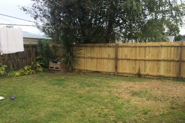 Photo of property in 35 Eglinton Street, Avondale, Christchurch, 8061