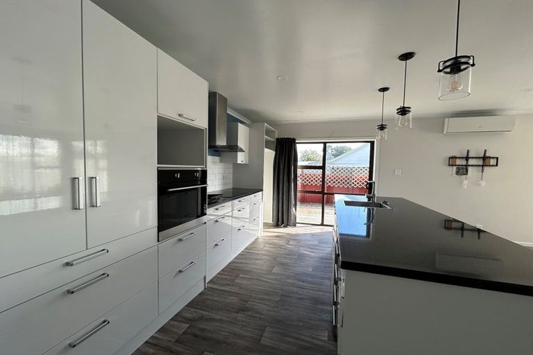 Photo of property in 64 Wynyard Crescent, Tamatea, Napier, 4112