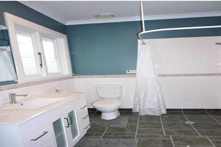 Photo of property in 20 Weraroa Road, Levin, 5510