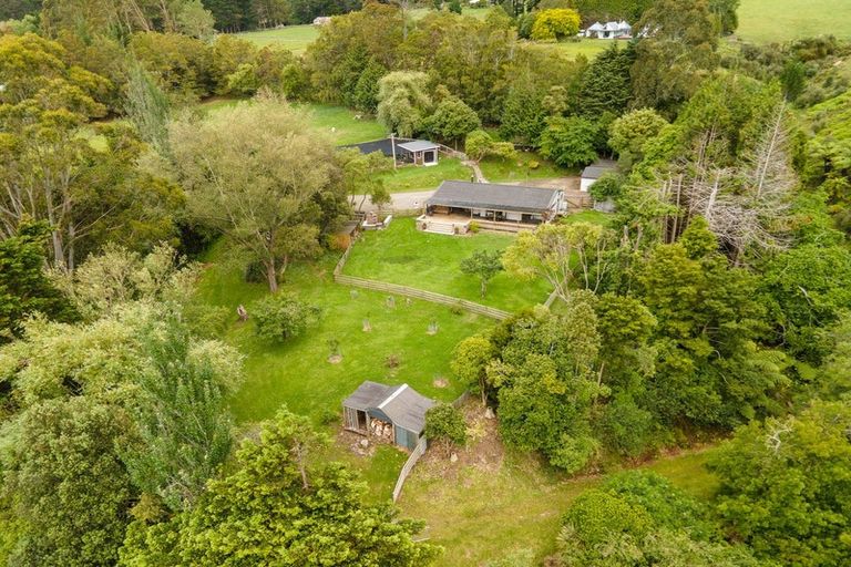 Photo of property in 390 Scotts Road, Linton, Palmerston North, 4472