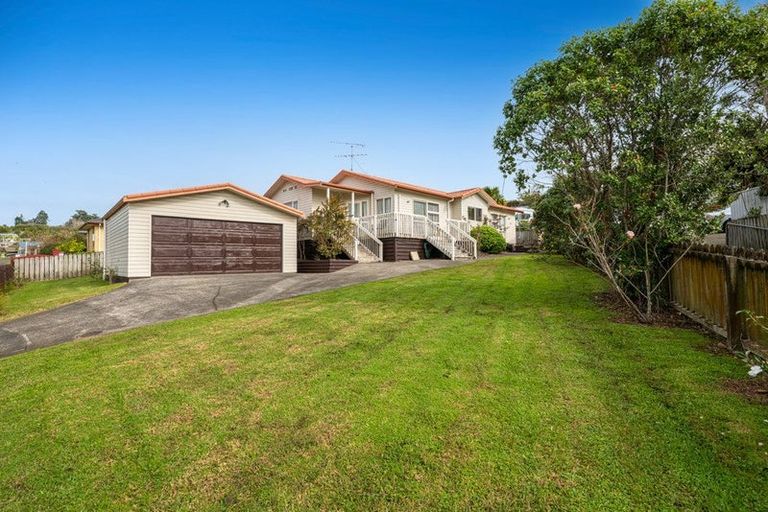 Photo of property in 34 Cabeleigh Drive, Helensville, 0800