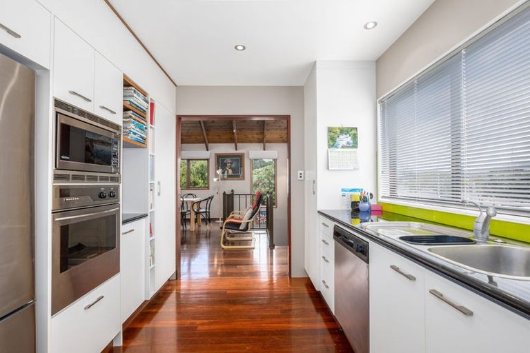 Photo of property in 1/6 Mana Esplanade, Paremata, Porirua, 5026