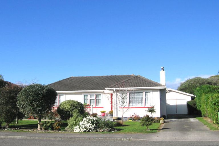 Photo of property in 32 Atmore Avenue, Otaki, 5512