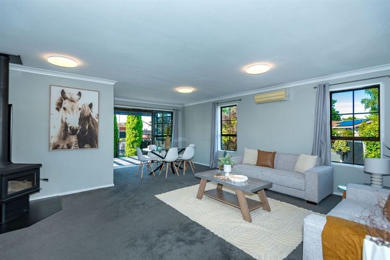 Photo of property in 62 Solomon Avenue, Redwood, Christchurch, 8051