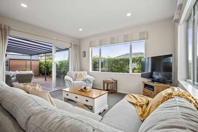 Photo of property in 11 Nobilo Road, Kumeu, 0810