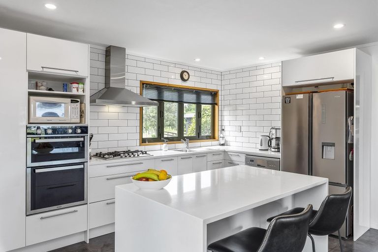 Photo of property in 42 Pukenamu Road, Te Horo, Otaki, 5581