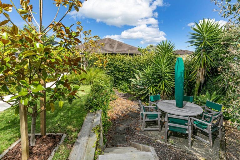 Photo of property in 13 Rangi Avenue, Schnapper Rock, Auckland, 0632