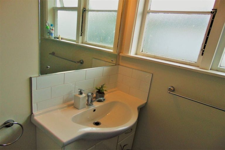 Photo of property in 30 Peck Street, Taita, Lower Hutt, 5011