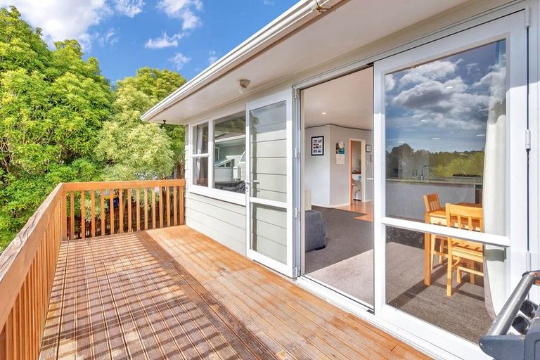 Photo of property in 50 Tamahere Drive, Glenfield, Auckland, 0629