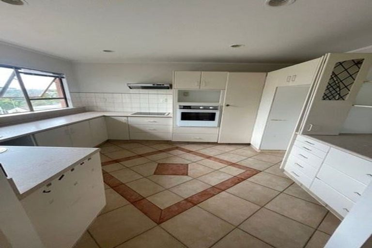 Photo of property in 228 Glamorgan Drive, Northcross, Auckland, 0630