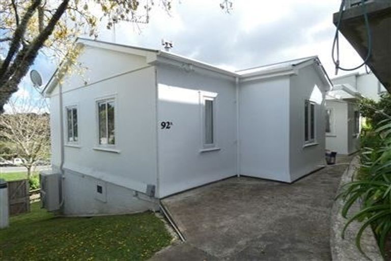 Photo of property in 92 Creswick Terrace, Northland, Wellington, 6012