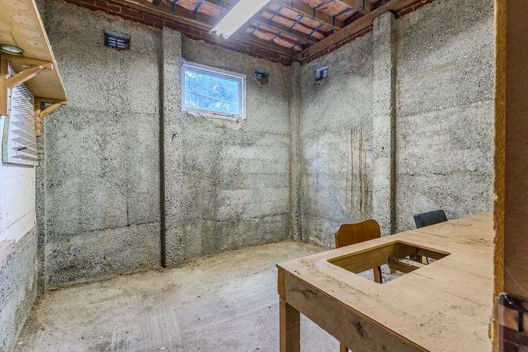 Photo of property in 21 Seaview Terrace, Kew, Dunedin, 9012