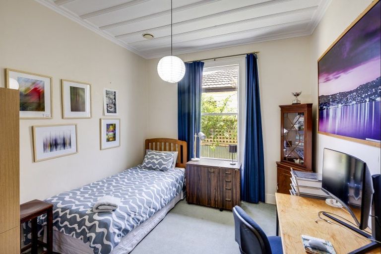 Photo of property in 36 Napier Terrace, Hospital Hill, Napier, 4110