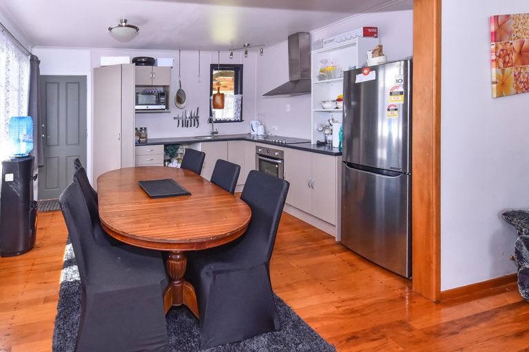 Photo of property in 16 Claymore Street, Manurewa, Auckland, 2102