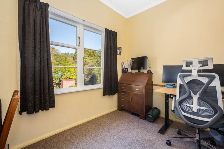 Photo of property in 27 Stanley Street, Wainuiomata, Lower Hutt, 5014