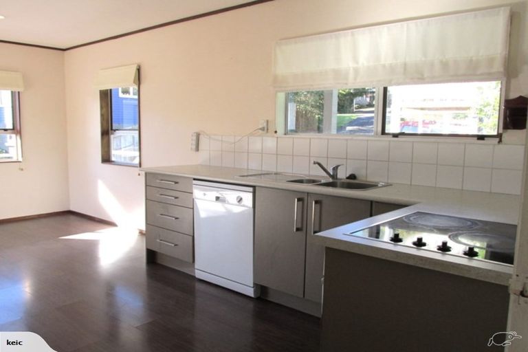 Photo of property in 2/19 Philson Terrace, Browns Bay, Auckland, 0630