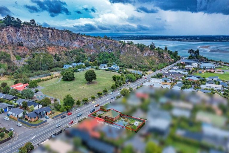 Photo of property in 53 Main Road, Redcliffs, Christchurch, 8081