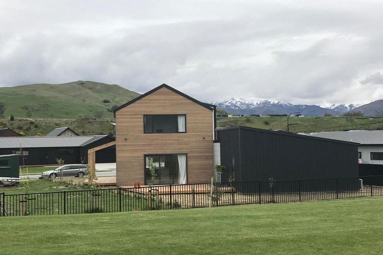 Photo of property in 16 Cheltenham Road, Lower Shotover, Queenstown, 9304