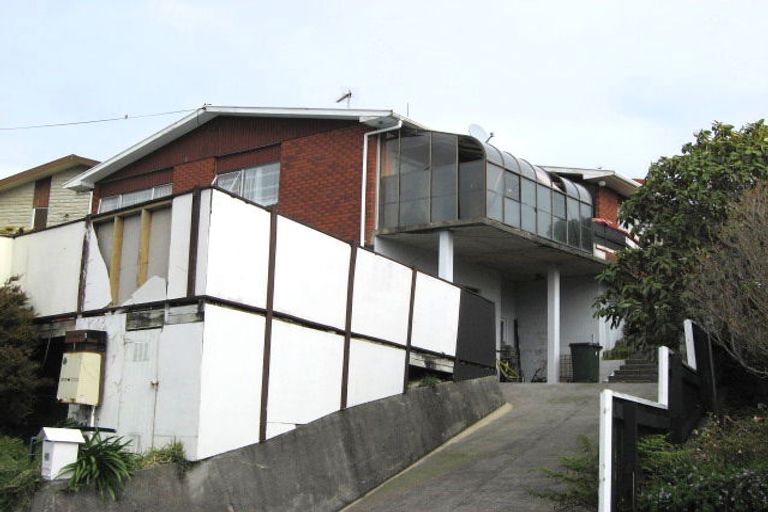 Photo of property in 46 Seaview Road, Marfell, New Plymouth, 4310