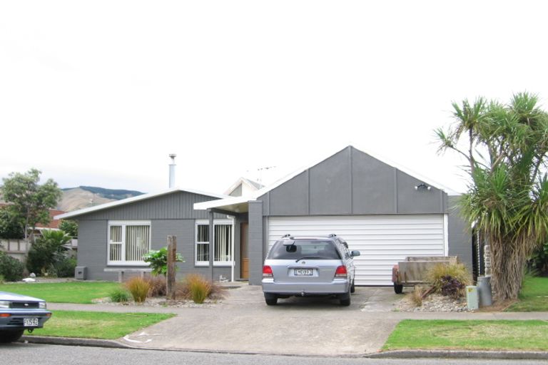 Photo of property in 30 Kapanui Road, Waikanae, 5036
