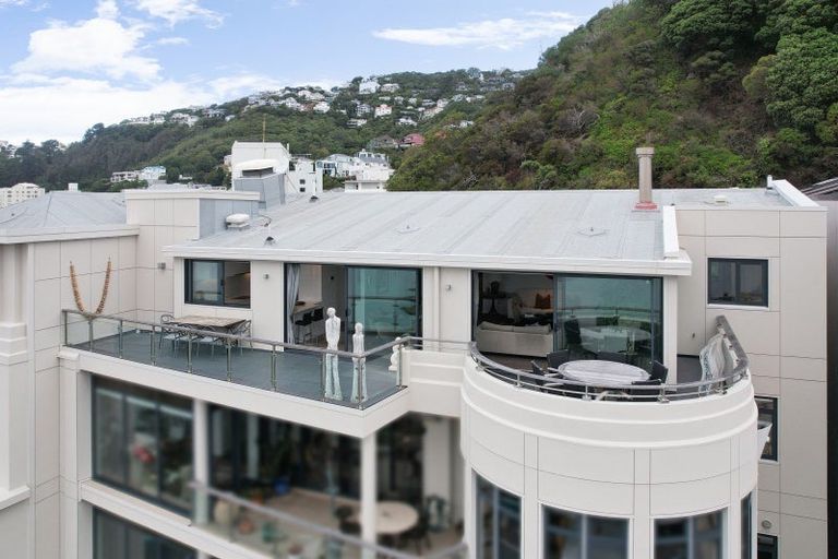 Photo of property in Bay Point Apartments, 6b/172 Oriental Parade, Oriental Bay, Wellington, 6011