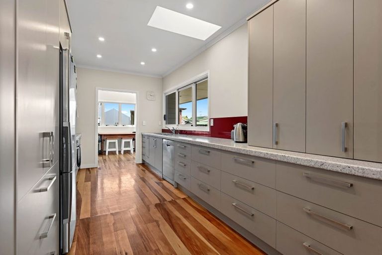 Photo of property in 330 Cambridge Road, Hillcrest, Hamilton, 3216