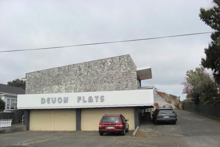 Photo of property in 19 Devon Street, Levin, 5510