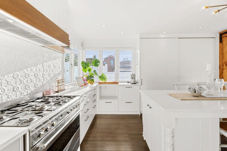 Photo of property in 1047 Whangaparaoa Road, Tindalls Beach, Whangaparaoa, 0930