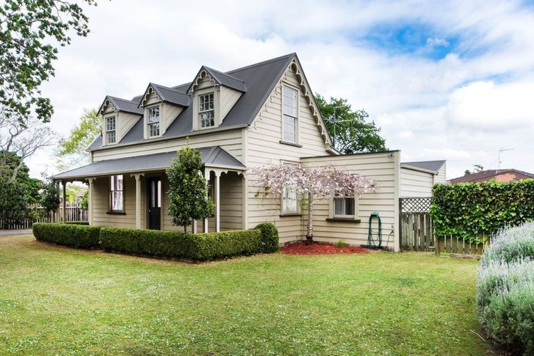 Photo of property in 65 Butley Drive, Farm Cove, Auckland, 2012