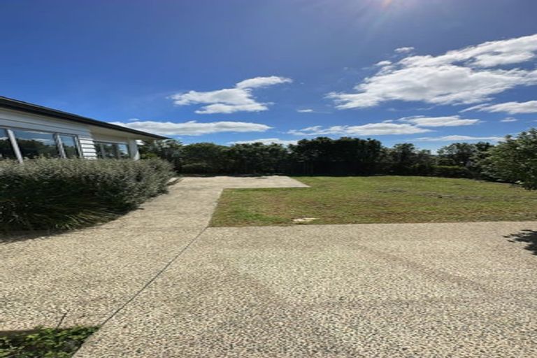 Photo of property in 72 Manuel Road, Silverdale, 0932