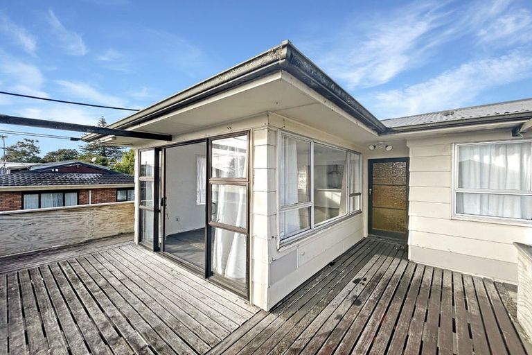 Photo of property in 7a Clayburn Road, Glen Eden, Auckland, 0602