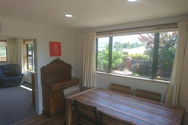 Photo of property in 2 Ragan Lane, Wanaka, 9305