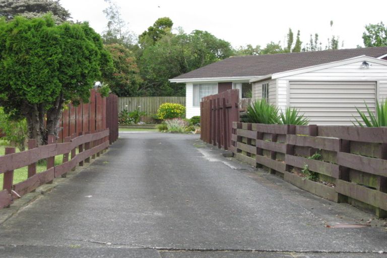 Photo of property in 11 Lindis Place, Mangere Bridge, Auckland, 2022