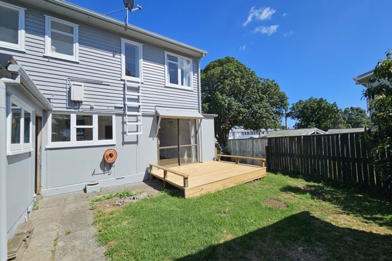 Photo of property in 10 Cook Street, Marfell, New Plymouth, 4310