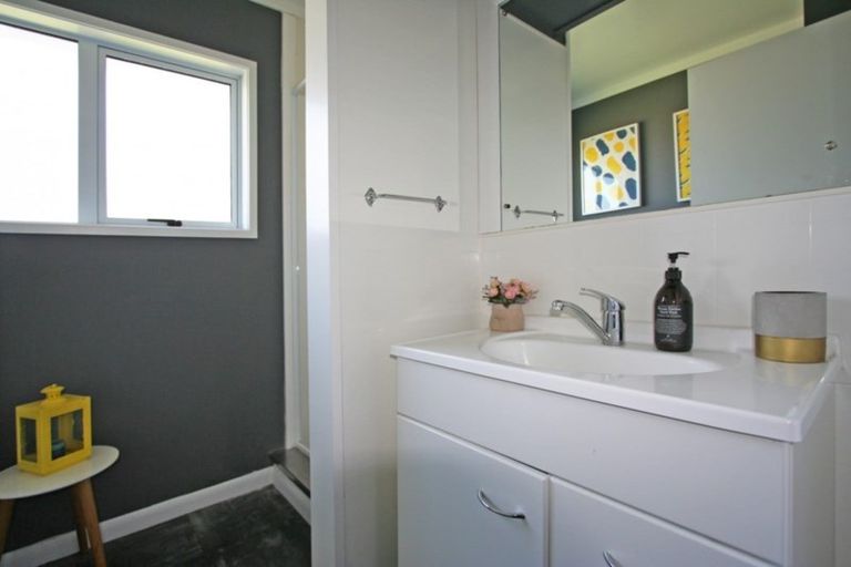 Photo of property in 76 Richmond Avenue, Richmond Heights, Taupo, 3330