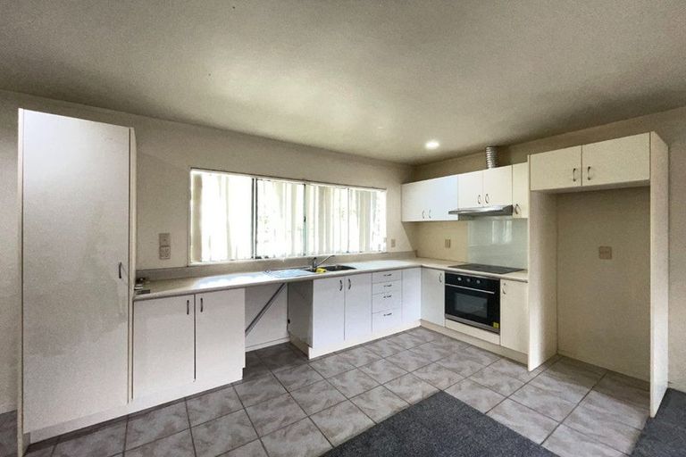 Photo of property in 19 Neta Grove, Henderson, Auckland, 0612