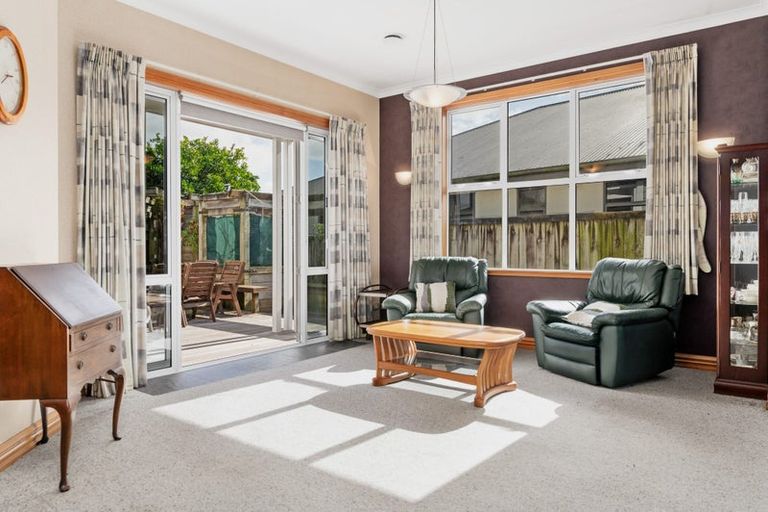 Photo of property in 16 Thistlewood Avenue, Hamilton East, Hamilton, 3216