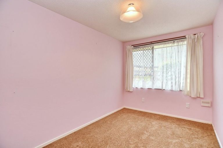 Photo of property in 2/39 Marlene Street, Casebrook, Christchurch, 8051